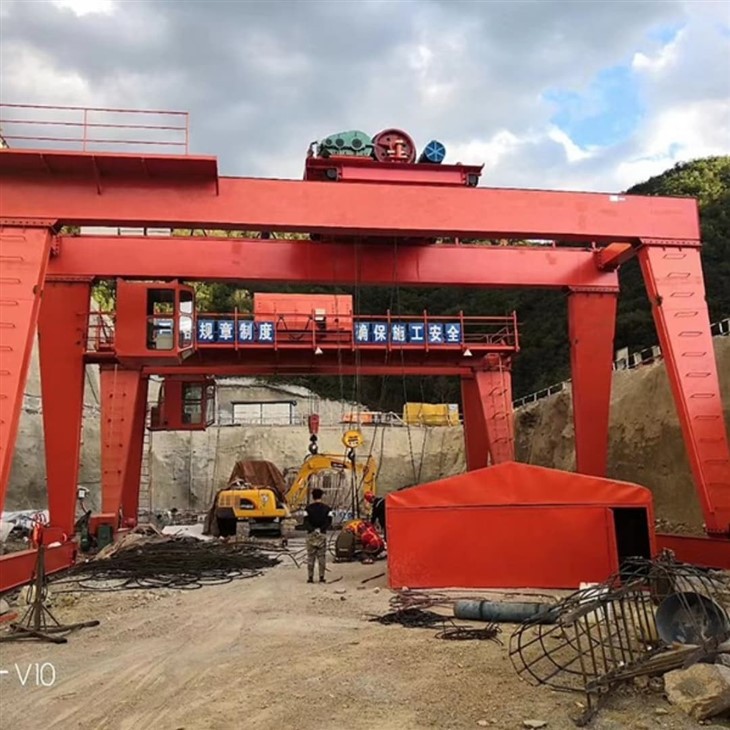 Gantry Crane With Cantilever